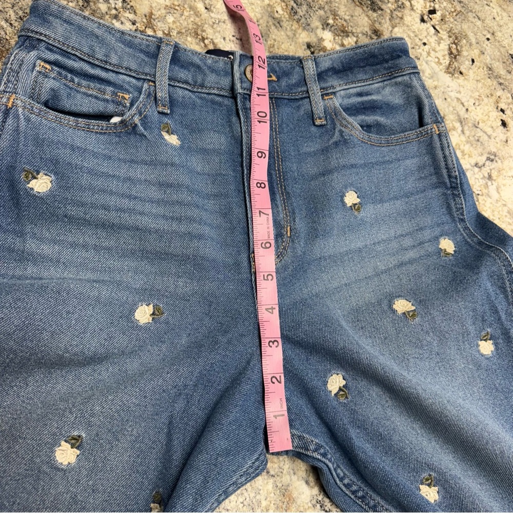 Hollister Ultra High-Rise Mom Jeans Blue Jeans Stretch Floral Embroidery Size 7R - Picture 7 of 9